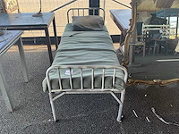 Hospitaal bed - afbeelding 2 van  6