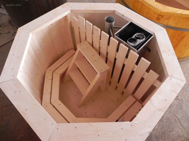Hot tub - afbeelding 3 van  9