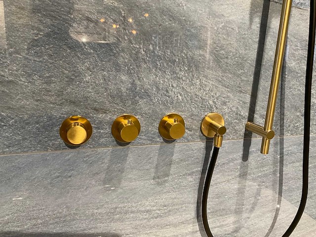 Hotbath bad thermostaatkraan en douche garnituur - afbeelding 5 van  5