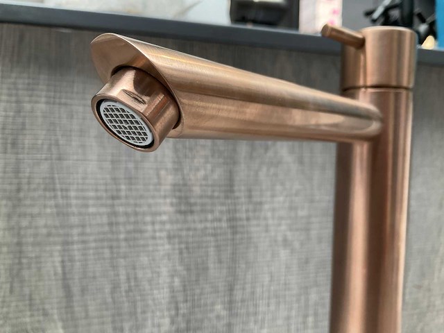 Hotbath cobber wastafelkraan brushed copper pvd hoog model 29cm - afbeelding 3 van  7