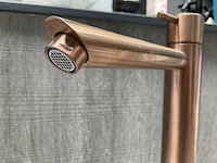 Hotbath cobber wastafelkraan brushed copper pvd hoog model 29cm - afbeelding 3 van  7