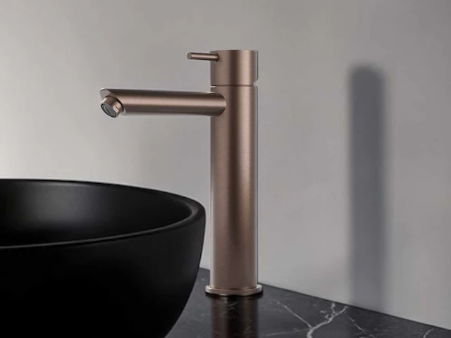 Hotbath cobber wastafelkraan brushed copper pvd hoog model 29cm - afbeelding 1 van  7