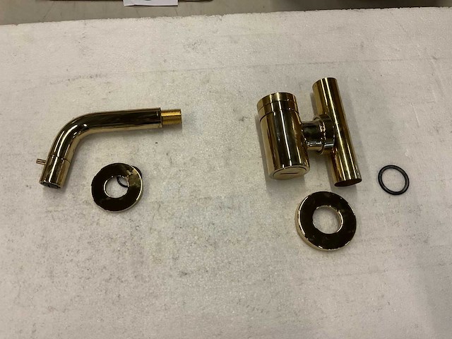 Hotbath fonteinkraan met sifon brushed brass - afbeelding 1 van  3