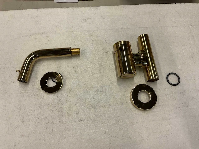 Hotbath fonteinkraan met sifon brushed brass - afbeelding 1 van  4