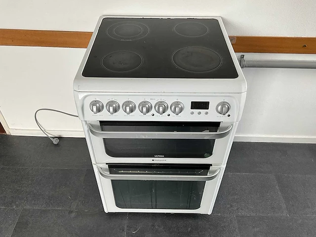 Hotpoint - hue61p - keramisch fornuis met dubbele oven - afbeelding 1 van  3