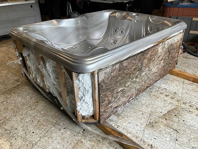 Hotspot jacuzzi - afbeelding 3 van  10