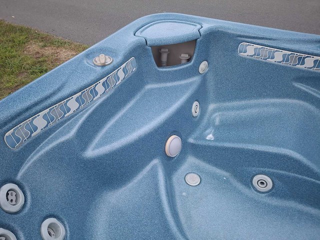 Hotspring 5 persoons jacuzzi en buitenspa - afbeelding 5 van  18
