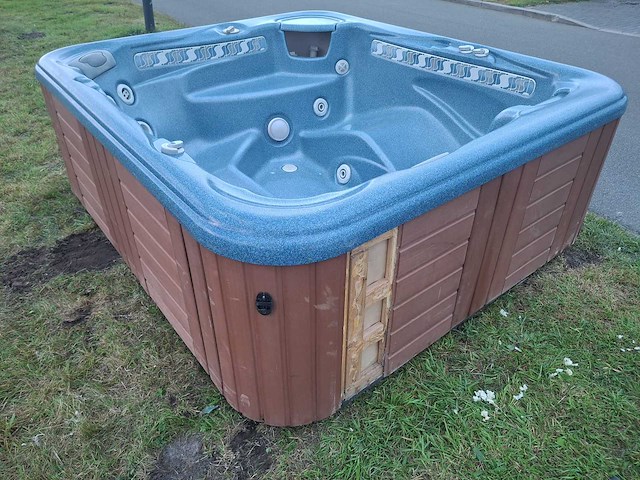 Hotspring 5 persoons jacuzzi en buitenspa - afbeelding 15 van  18