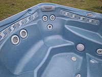 Hotspring 5 persoons jacuzzi en buitenspa - afbeelding 17 van  18