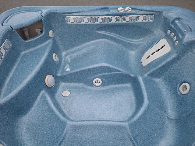 Hotspring 5 persoons jacuzzi en buitenspa - afbeelding 10 van  18
