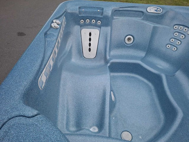 Hotspring 5 persoons jacuzzi en buitenspa - afbeelding 3 van  18