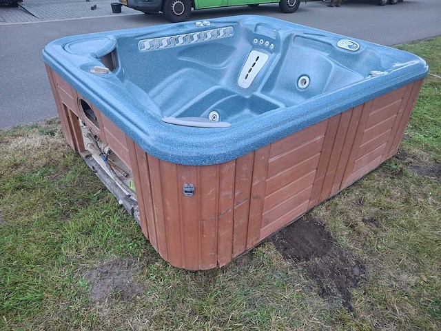 Hotspring 5 persoons jacuzzi en buitenspa - afbeelding 13 van  18