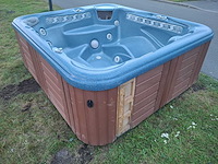 Hotspring 5 persoons jacuzzi en buitenspa - afbeelding 15 van  18