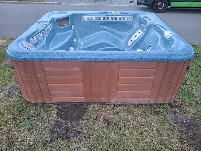 Hotspring 5 persoons jacuzzi en buitenspa - afbeelding 14 van  18