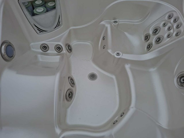 Hotspring 5 persoons jacuzzi en buitenspa - afbeelding 2 van  27