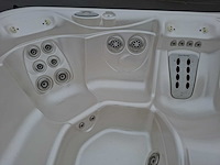 Hotspring 5 persoons jacuzzi en buitenspa - afbeelding 2 van  27