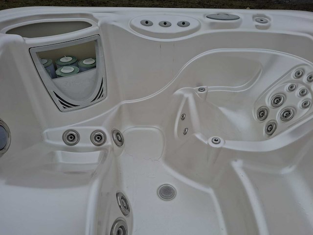 Hotspring 5 persoons jacuzzi en buitenspa - afbeelding 5 van  15