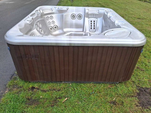 Hotspring 5 persoons jacuzzi en buitenspa - afbeelding 7 van  15