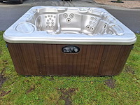 Hotspring 5 persoons jacuzzi en buitenspa - afbeelding 11 van  15