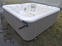 Hotspring 5 persoons jacuzzi en buitenspa - afbeelding 13 van  27