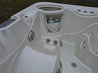Hotspring 5 persoons jacuzzi en buitenspa - afbeelding 1 van  27