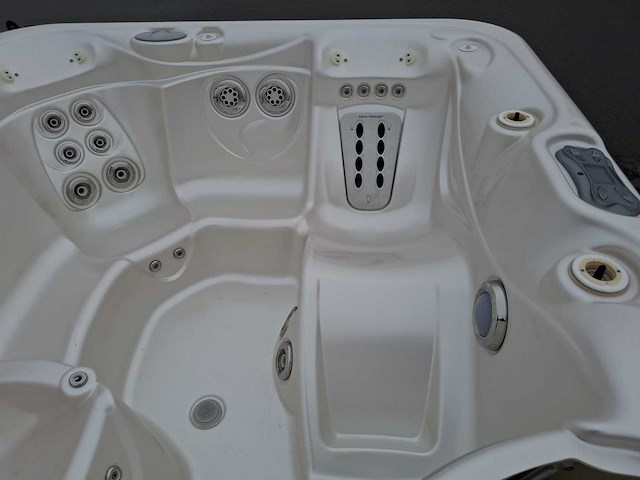Hotspring 5 persoons jacuzzi en buitenspa - afbeelding 3 van  27