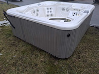 Hotspring 5 persoons jacuzzi en buitenspa - afbeelding 17 van  27