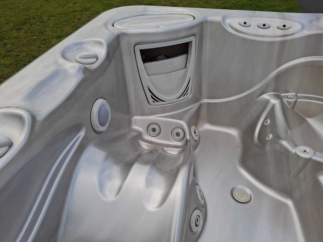 Hotspring 5 persoons jacuzzi en buitenspa - afbeelding 14 van  27