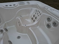 Hotspring 5 persoons jacuzzi en buitenspa - afbeelding 13 van  27