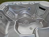 Hotspring 5 persoons jacuzzi en buitenspa - afbeelding 2 van  22
