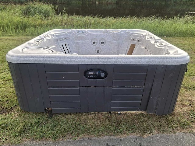 Hotspring 6 persoons jacuzzi en buitenspa - afbeelding 3 van  25