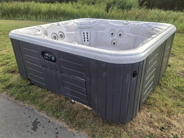 Hotspring 6 persoons jacuzzi en buitenspa - afbeelding 10 van  25