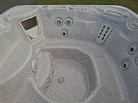 Hotspring 6 persoons jacuzzi en buitenspa - afbeelding 15 van  25