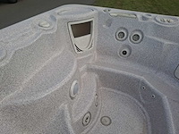 Hotspring 6 persoons jacuzzi en buitenspa - afbeelding 18 van  25