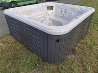 Hotspring 6 persoons jacuzzi en buitenspa - afbeelding 1 van  25
