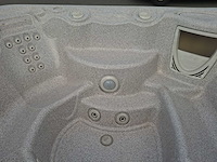 Hotspring 6 persoons jacuzzi en buitenspa - afbeelding 22 van  25