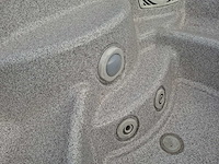 Hotspring 6 persoons jacuzzi en buitenspa - afbeelding 24 van  25
