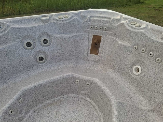 Hotspring 6 persoons jacuzzi en buitenspa - afbeelding 4 van  25