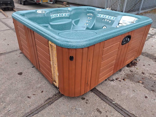 Hotspring 6 persoons jacuzzi en buitenspa - afbeelding 13 van  28