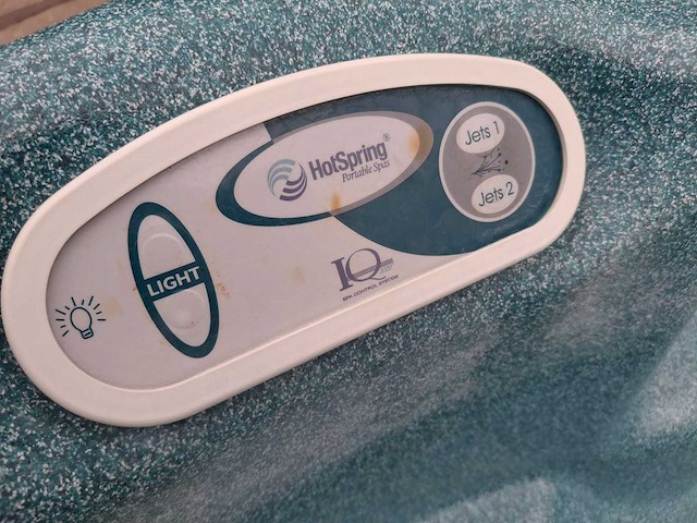 Hotspring 6 persoons jacuzzi en buitenspa - afbeelding 14 van  28