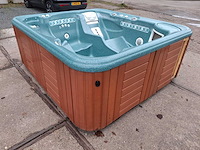 Hotspring 6 persoons jacuzzi en buitenspa - afbeelding 16 van  28