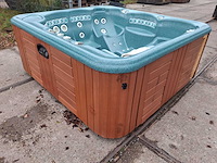 Hotspring 6 persoons jacuzzi en buitenspa - afbeelding 19 van  28