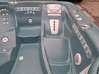 Hotspring 6 persoons jacuzzi en buitenspa - afbeelding 23 van  28