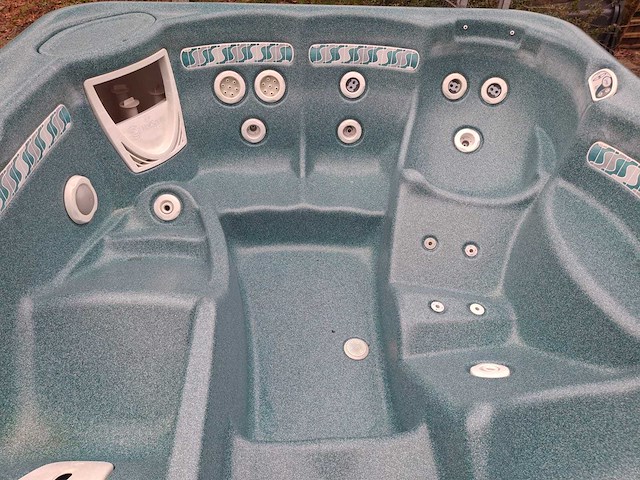 Hotspring 6 persoons jacuzzi en buitenspa - afbeelding 5 van  28