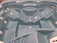 Hotspring 6 persoons jacuzzi en buitenspa - afbeelding 6 van  28