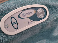 Hotspring 6 persoons jacuzzi en buitenspa - afbeelding 14 van  28