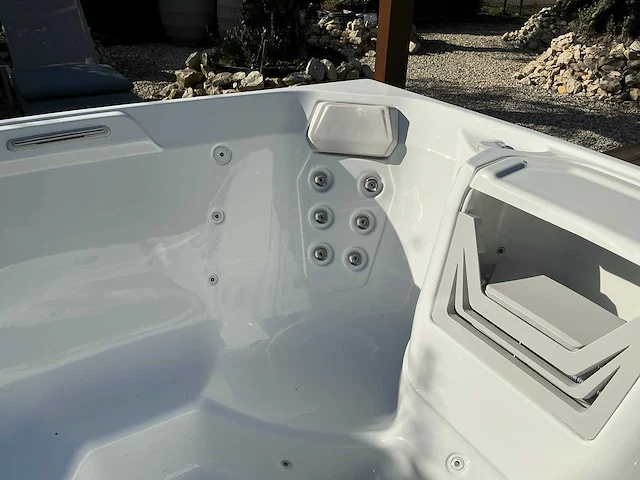 Hotspring limelight beam buitenspa - afbeelding 10 van  14
