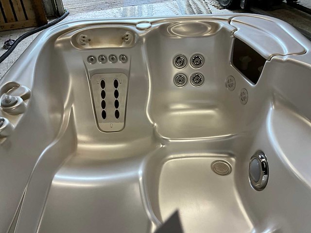 Hotspring portable spa jacuzzi - afbeelding 8 van  11