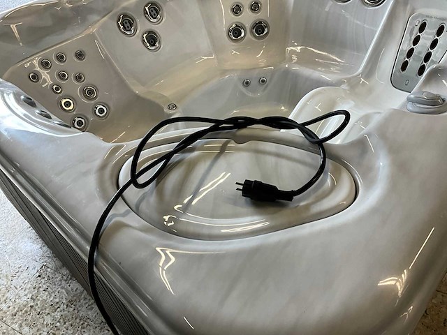 Hotspring portable spa jacuzzi - afbeelding 5 van  13