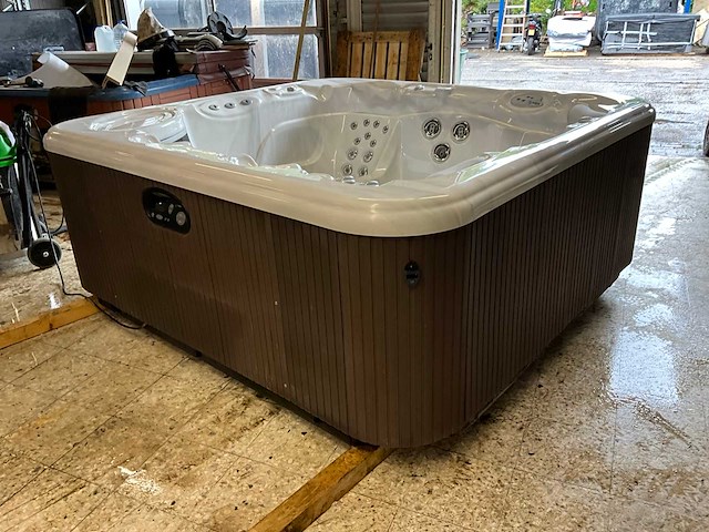 Hotspring portable spa jacuzzi - afbeelding 1 van  13